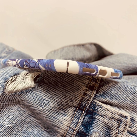 iPhone XR Case Blue White Floral Print Matte Cover NEW - Picture 7 of 9